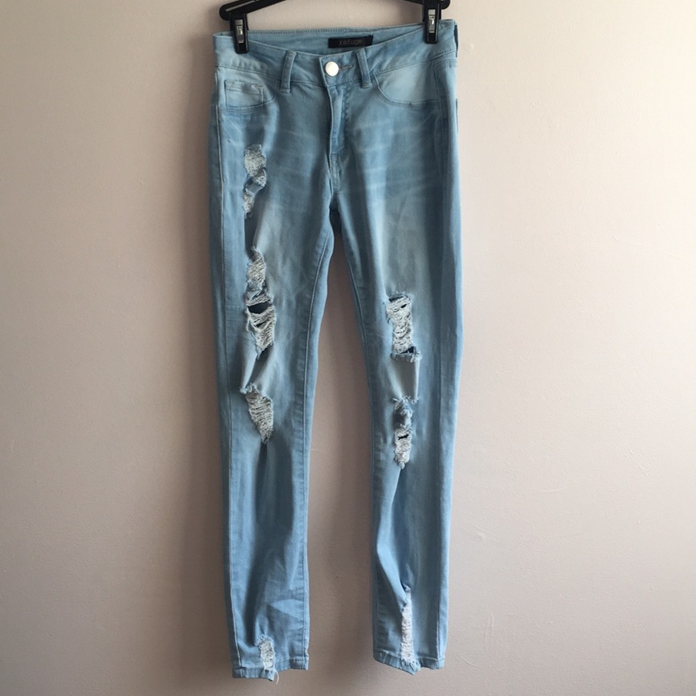 Refuge size 0 light washed ripped jeans